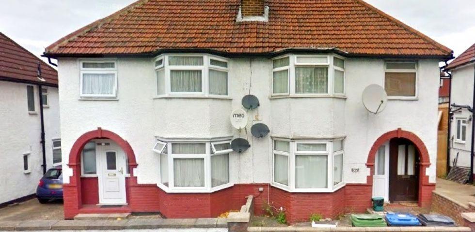 			UNDER OFFER , 4 Bedroom, 1 bath, 1 reception House			 Crest Road, DOLLIS HILL